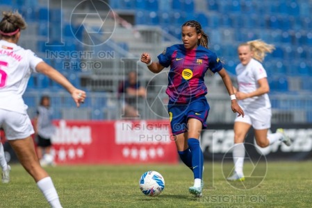 Madrid CFF v FC Barcelona - Liga F