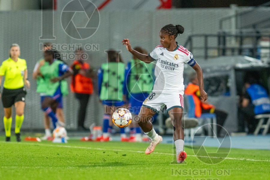 Real Madrid v Paris Saint Germain - UWCL league phase