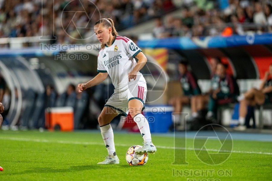 Real Madrid v Paris Saint Germain - UWCL league phase
