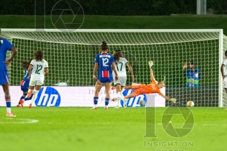 Real Madrid v Paris Saint Germain - UWCL league phase